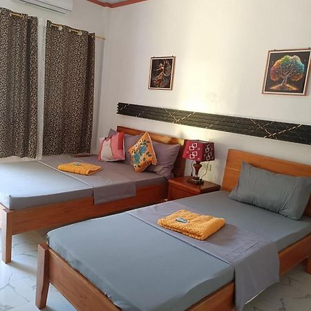 J&J Tourist Inn Bohol Екстер'єр фото
