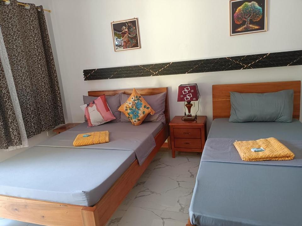 J&J Tourist Inn Bohol Екстер'єр фото