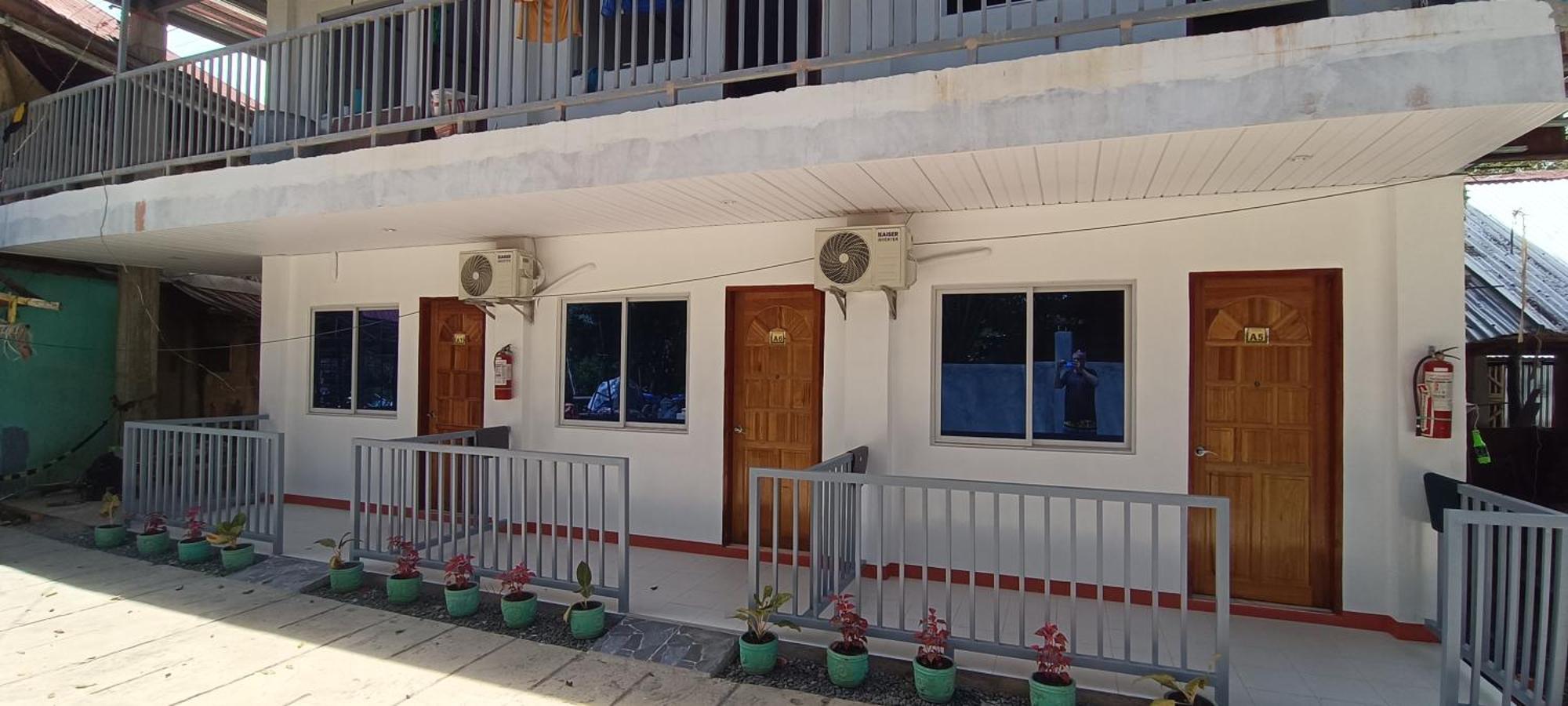 J&J Tourist Inn Bohol Екстер'єр фото